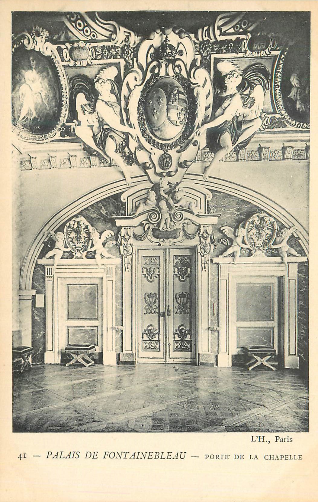 Schloss Fontainebleau — Tor der Kapelle — L'H, Paris
