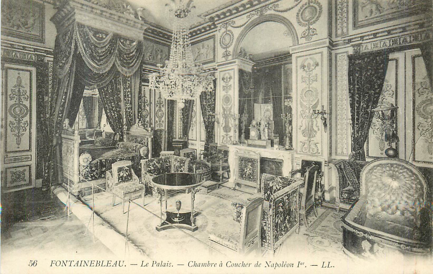 Fontainebleau — Das Schloss — Schlafzimmer von Napoleon I. — LL. — Nr. 56