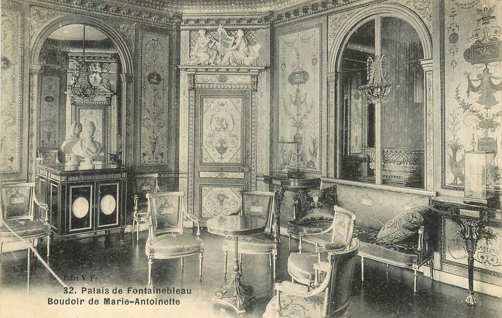 Boudoir de Marie-Antoinette — Palais de Fontainebleau — Édit V.F. n°32