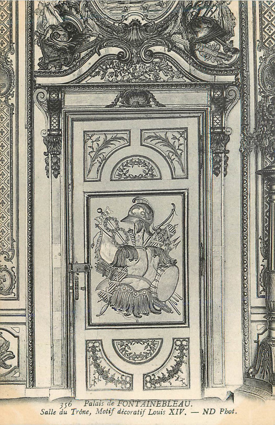 Palais de FONTAINEBLEAU — Salle du Trône, Motif décoratif Louis XIV — ND Pbot.
