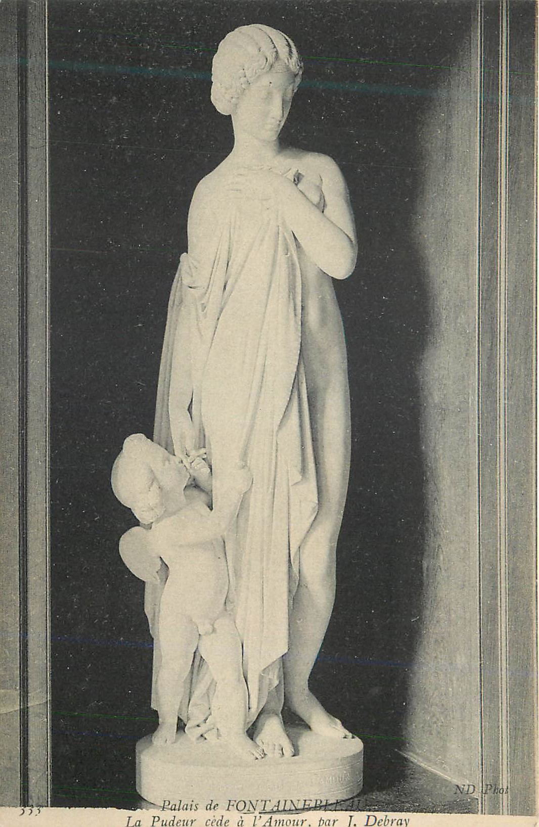 Scham gibt dem Lieben nach — Skulptur von J. Debray — Schloss Fontainebleau