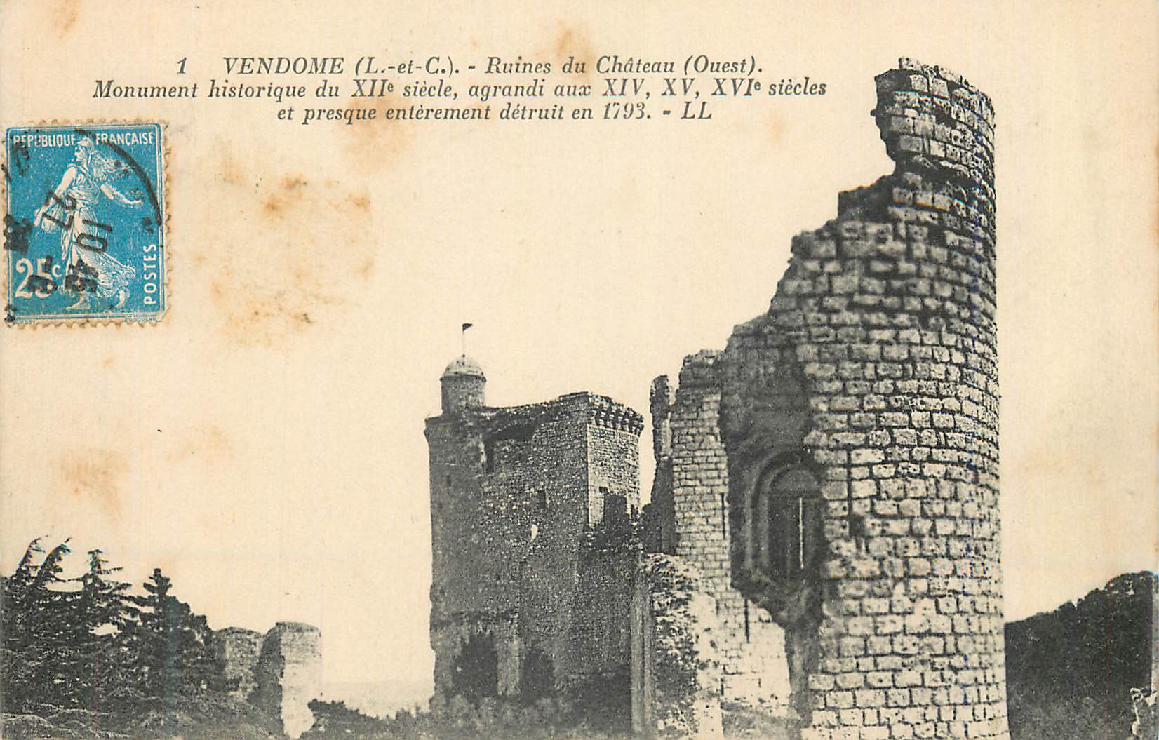 CPA Vendome (L et C) Ruines du Chateau (Ouest) Monument historique du XIIe siecle agrandi aux XIV XV XVI sielces