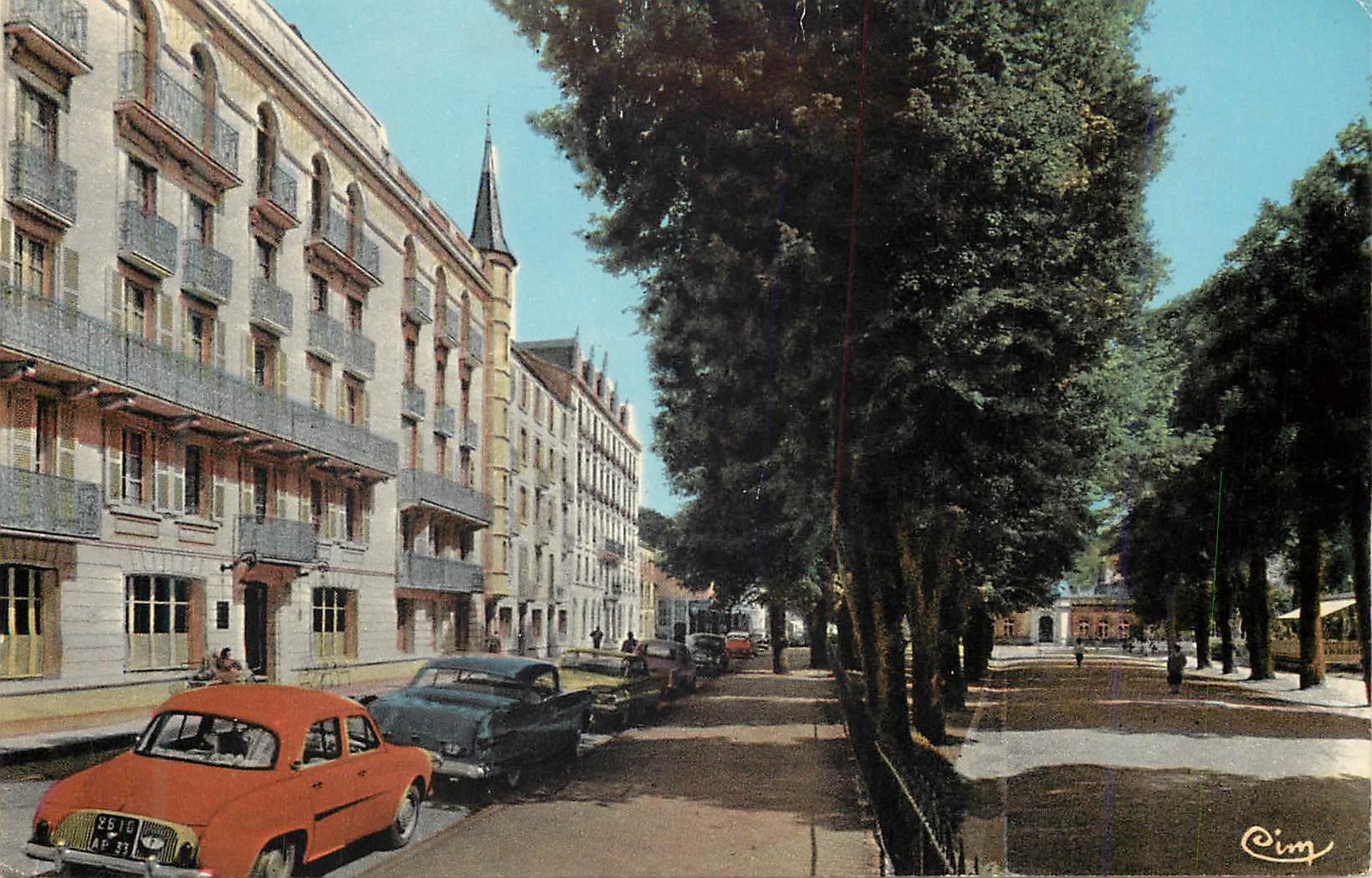 CPM Neris les Bains (Allier) Rue Boisrot Desserviers L'Hotel du Jardin et du Parc