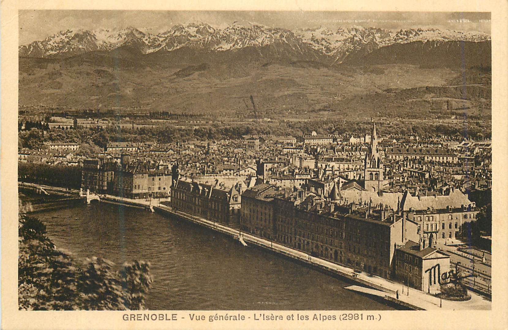 Grenoble - Vue générale - L'Isère et les Alpes (2981 m.)