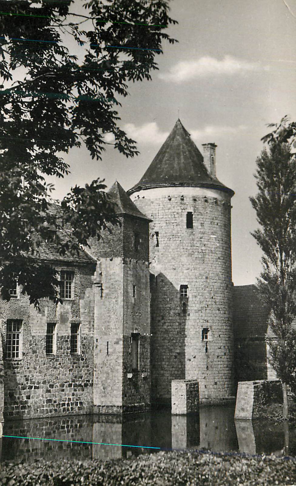 CPM Chateau feodal d'Olhain Construit en 1202 par Hugues d'Othain Tour Sud