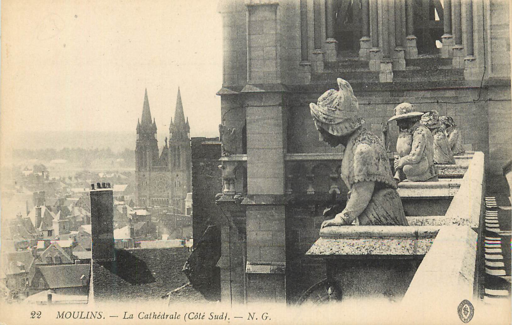 CPA Moulins La Cathedrale (Cote Sud) N G