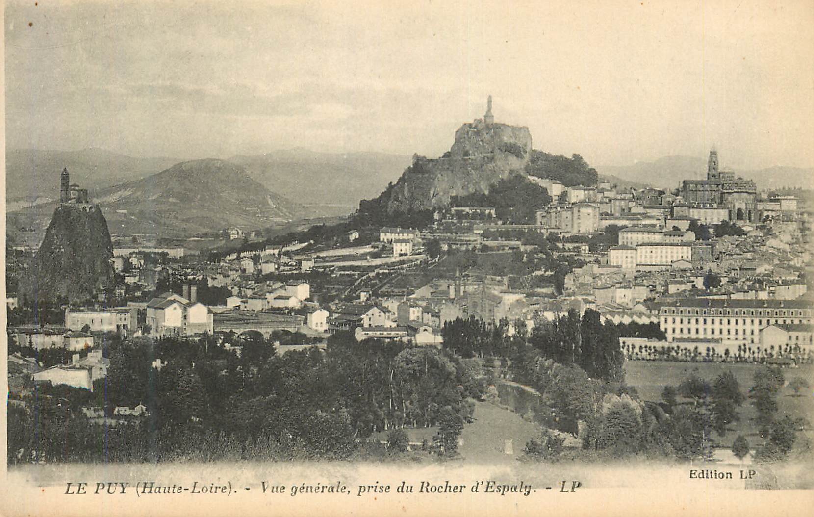CPA Le Puy (Haute Loire) Vue generale prise du Rocher d'Espaly
