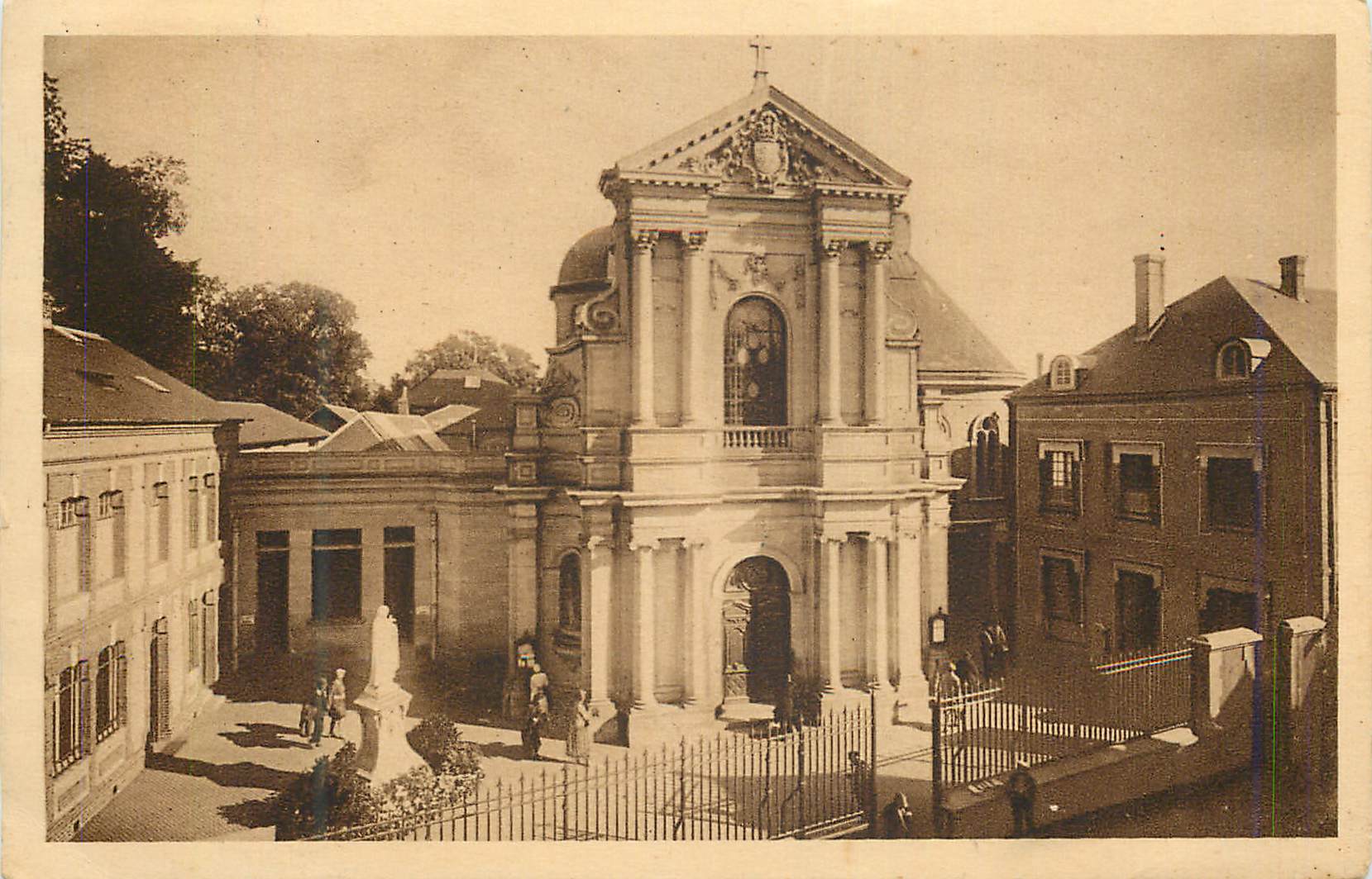 Église Sainte-Croix — Place de l'Église — Éditeur anonyme, n° de série non visible