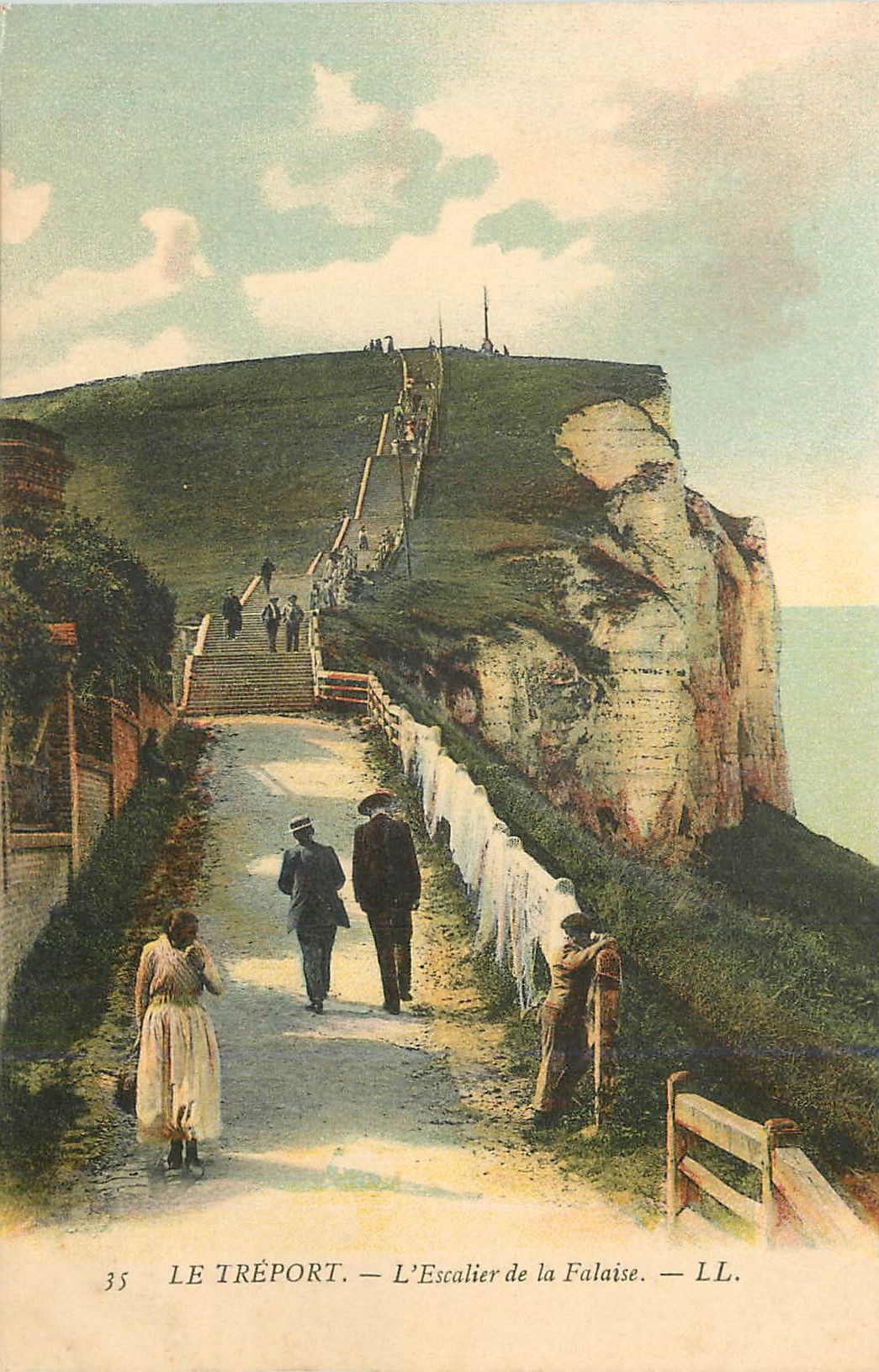 CPA Le Treport L'escalier des Falaises