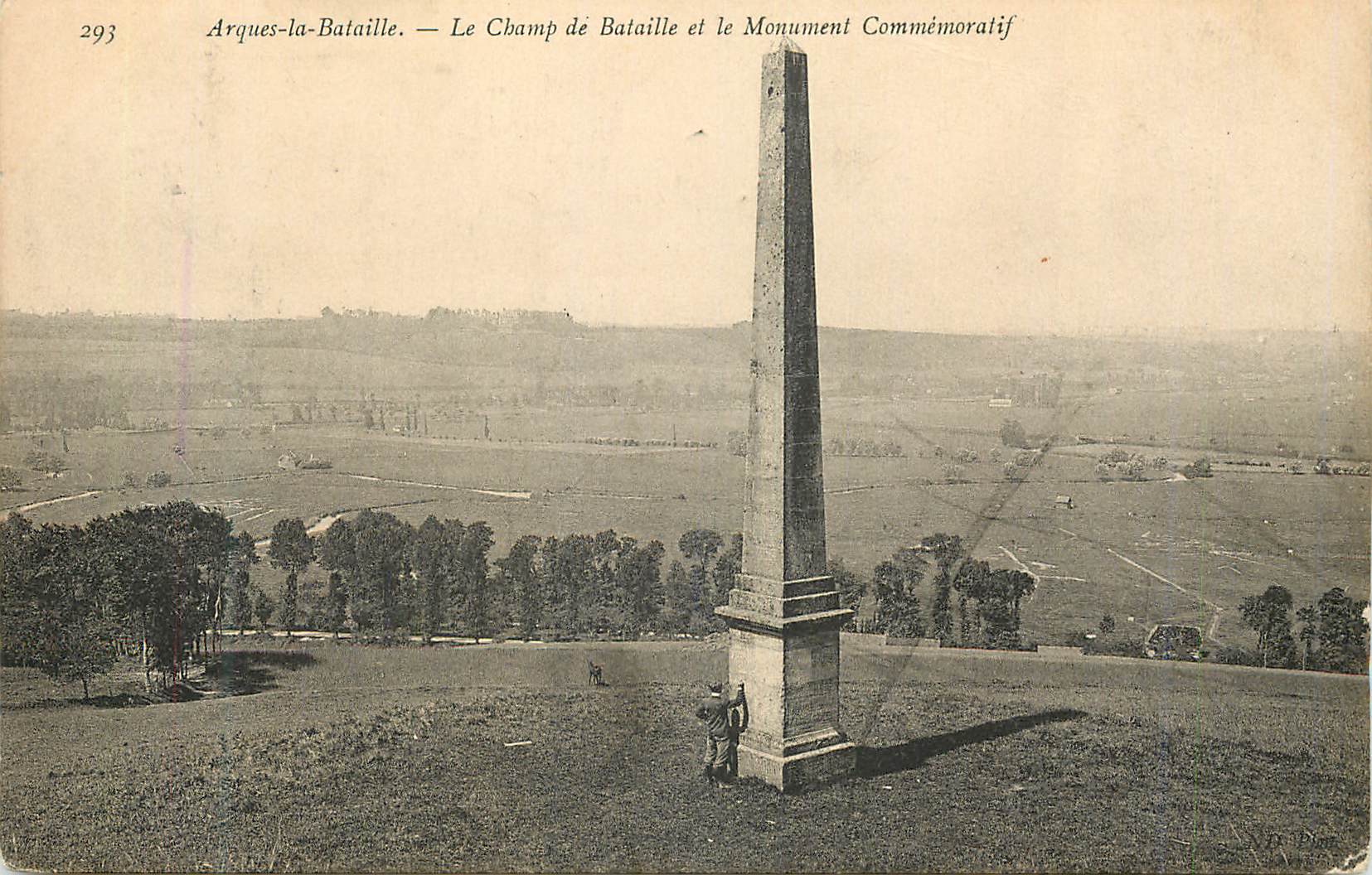 CPA Arques la Bataille Le Champ de Bataille et le Monument Commemoratif