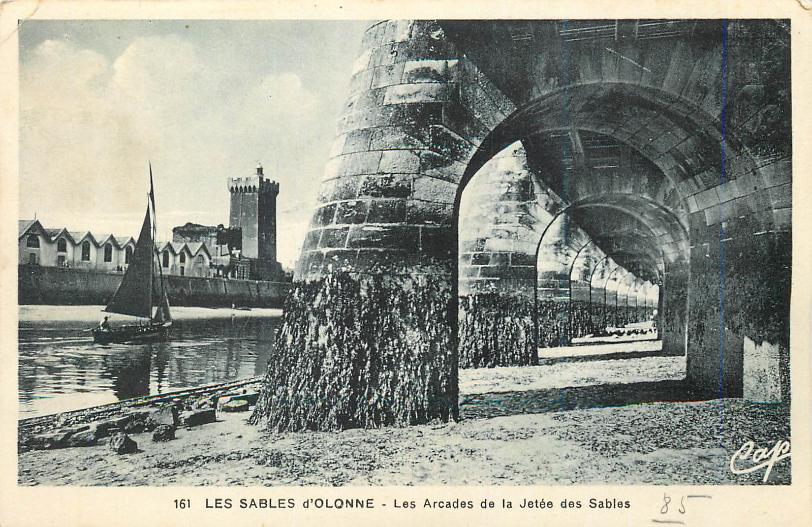 Les Sables d'Olonne — Les Arcades de la Jetée des Sables — éditeur Capp, n° de série 161