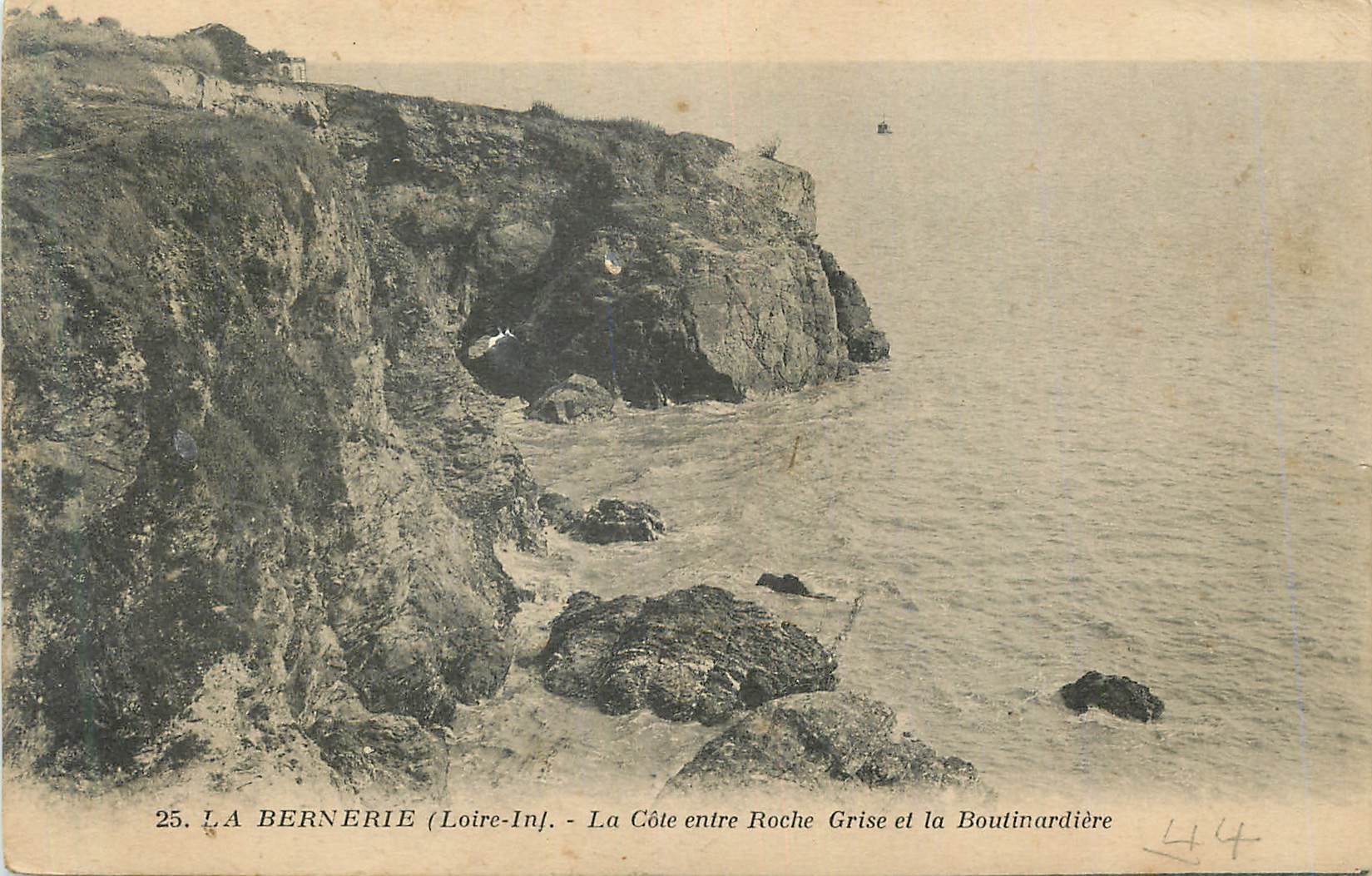 CPA La Bernerie (Loire Inf) La Cote entre Roche Grise et la Boutinardiere