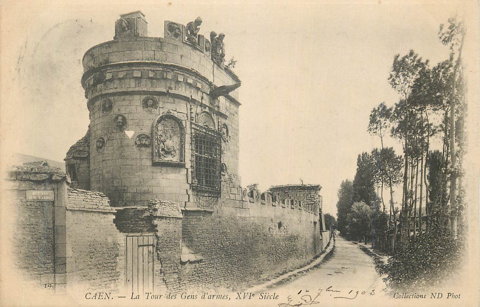 CPA Caen La Tour des Gens d'armes XVIe Siecle