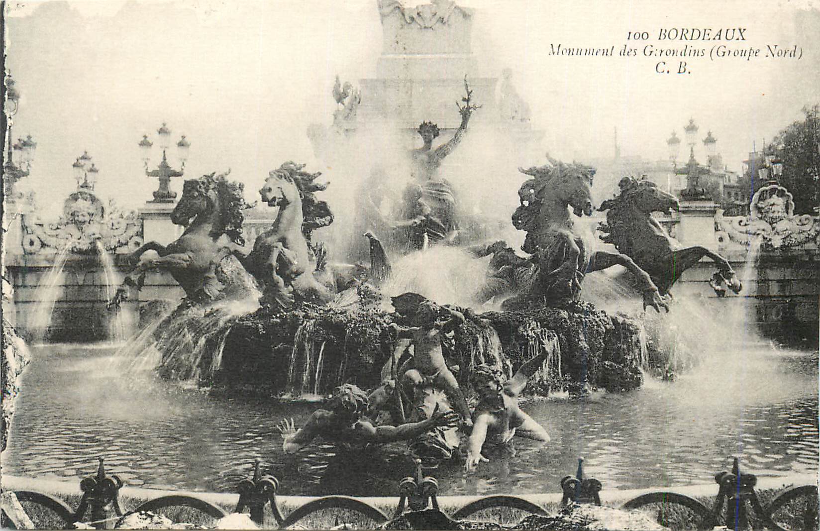 CPA Bordeaux Monument des Girondins (Groupe Nord)