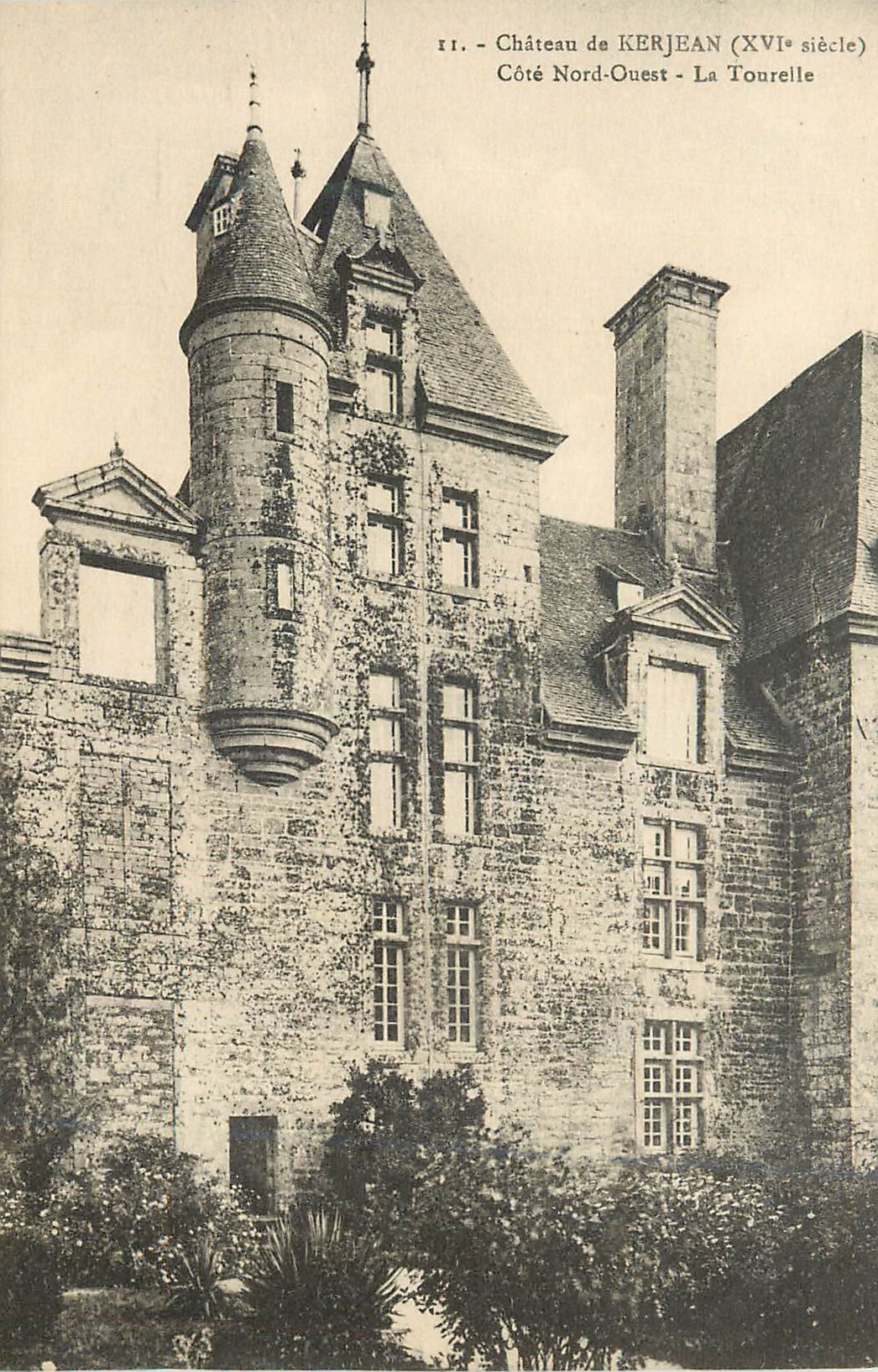 CPA Chateau de Kerjean (XVIe siecle) Cote Nord Ouest La Tourelle