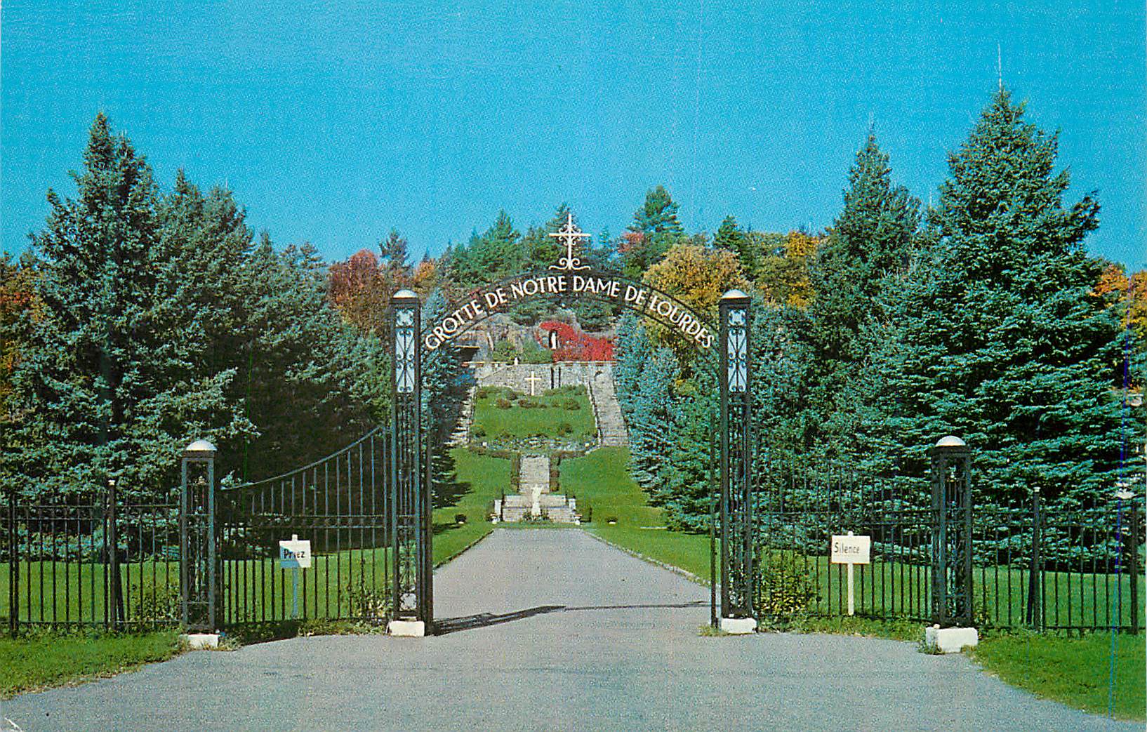 CPM Lachute Quebec Canada Grotte de Notre Dame de Lourdes L'entree