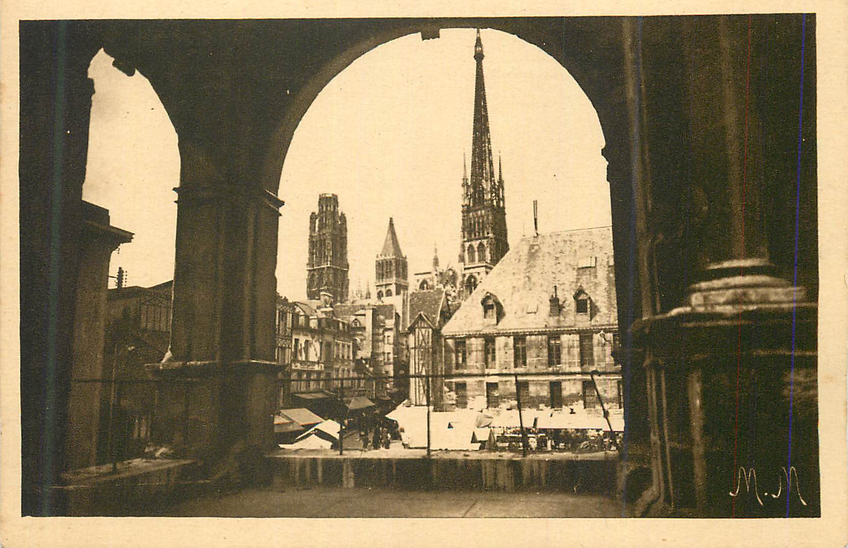 CPA Rouen la Ville Musee La Cathedrale vue de la Haute Vieille Tour