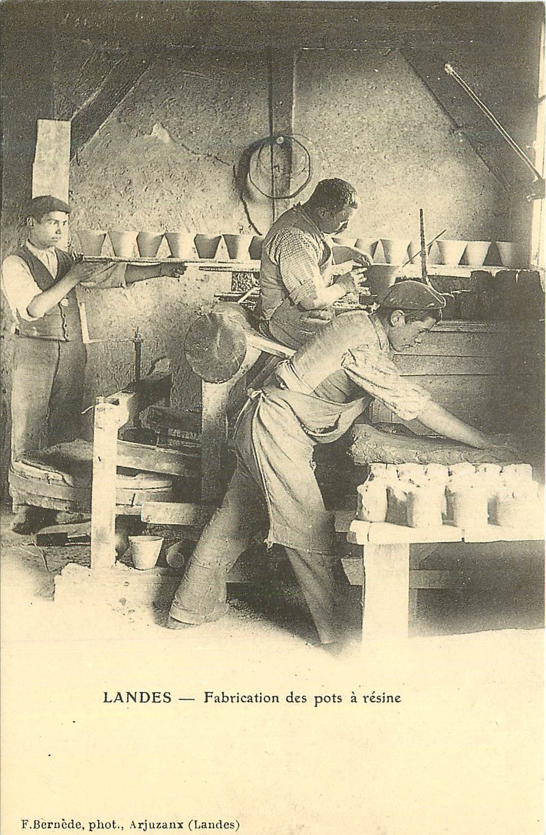 REPRO Landes Fabrication des pots a resine