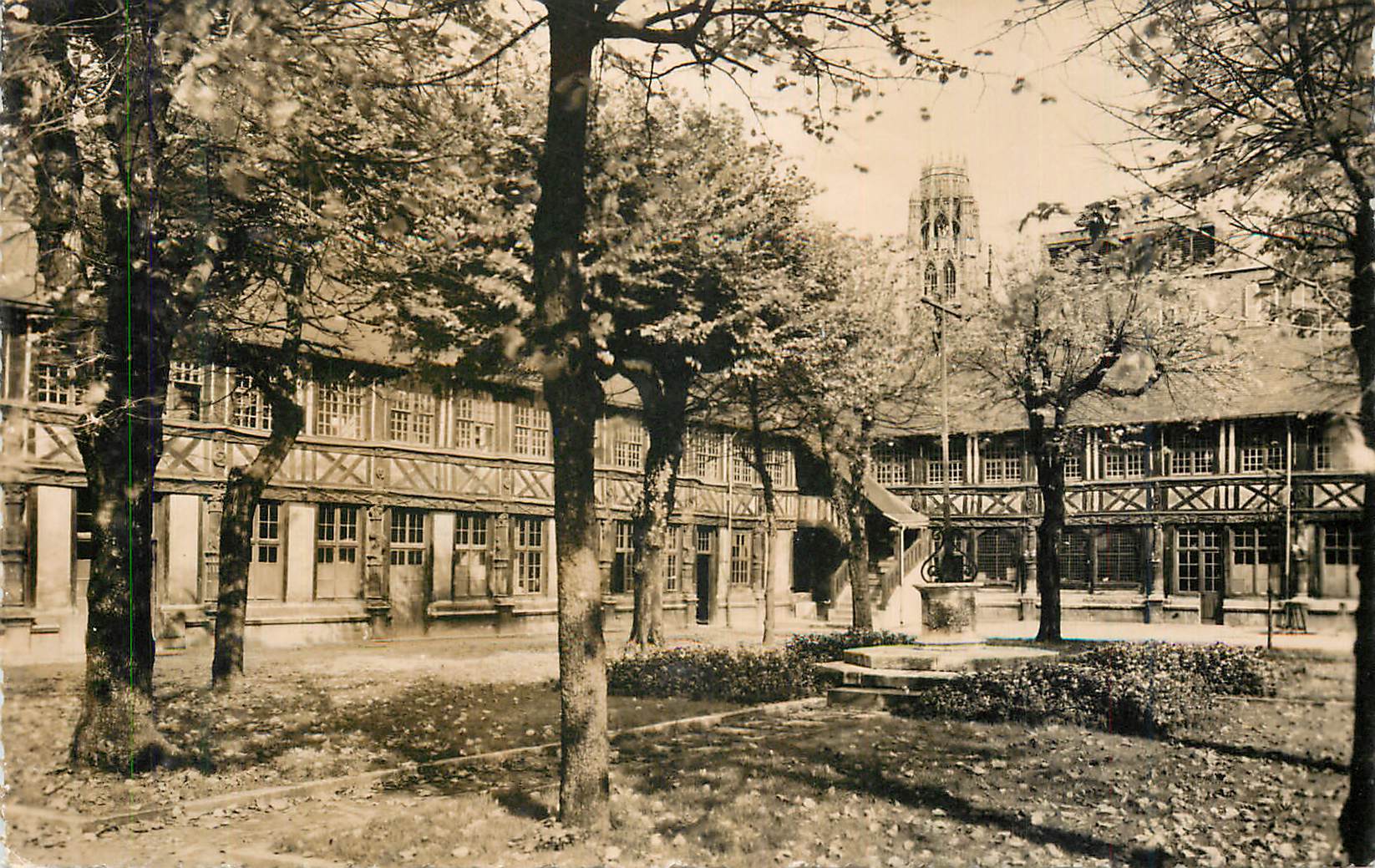 CPM Rouen (Seine Maritime Aitre Saint Maclou)