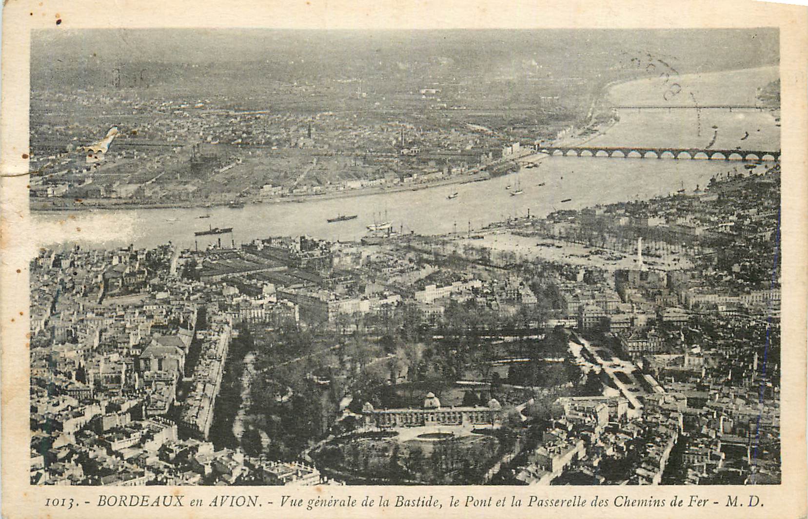 CPA Bordeaux en Avion Vue generale de la Bastide le Pont et la Passerelle des Chemoins de Fer