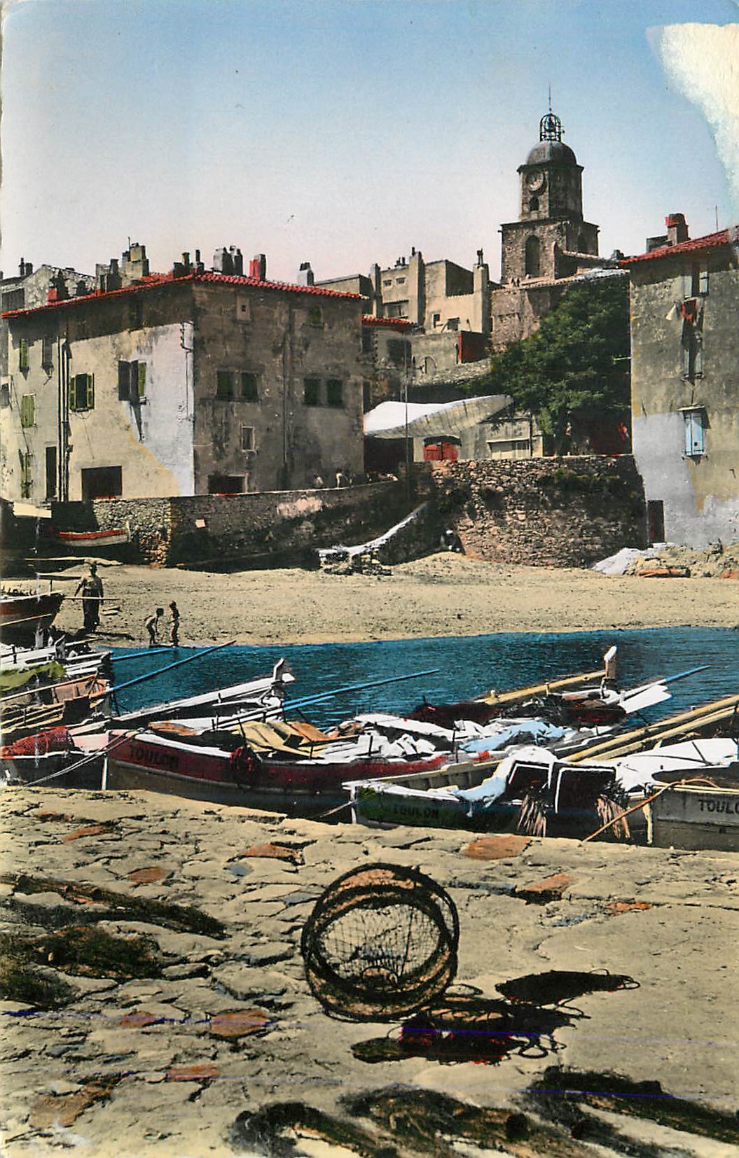 CPM Saint Tropez Le port des pecheurs Bateau