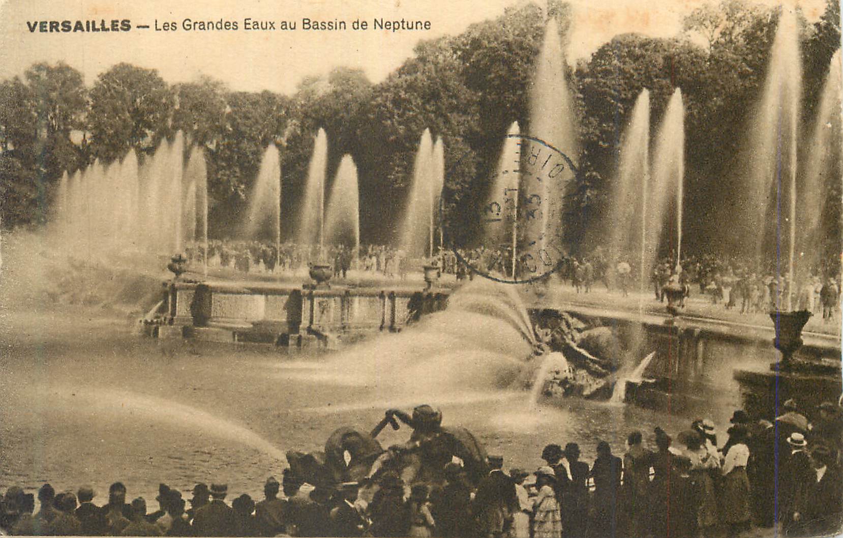 CPA Versailles Les Grandes Eaux au Bassin de Neptune