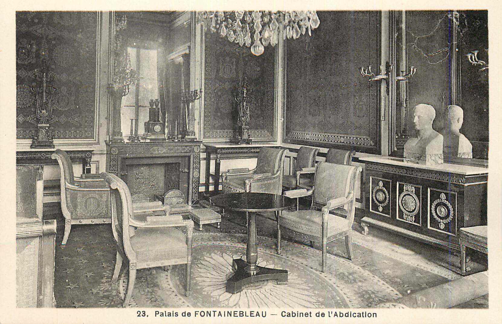 Palacio de FONTAINEBLEAU — Gabinete de la Abdicación