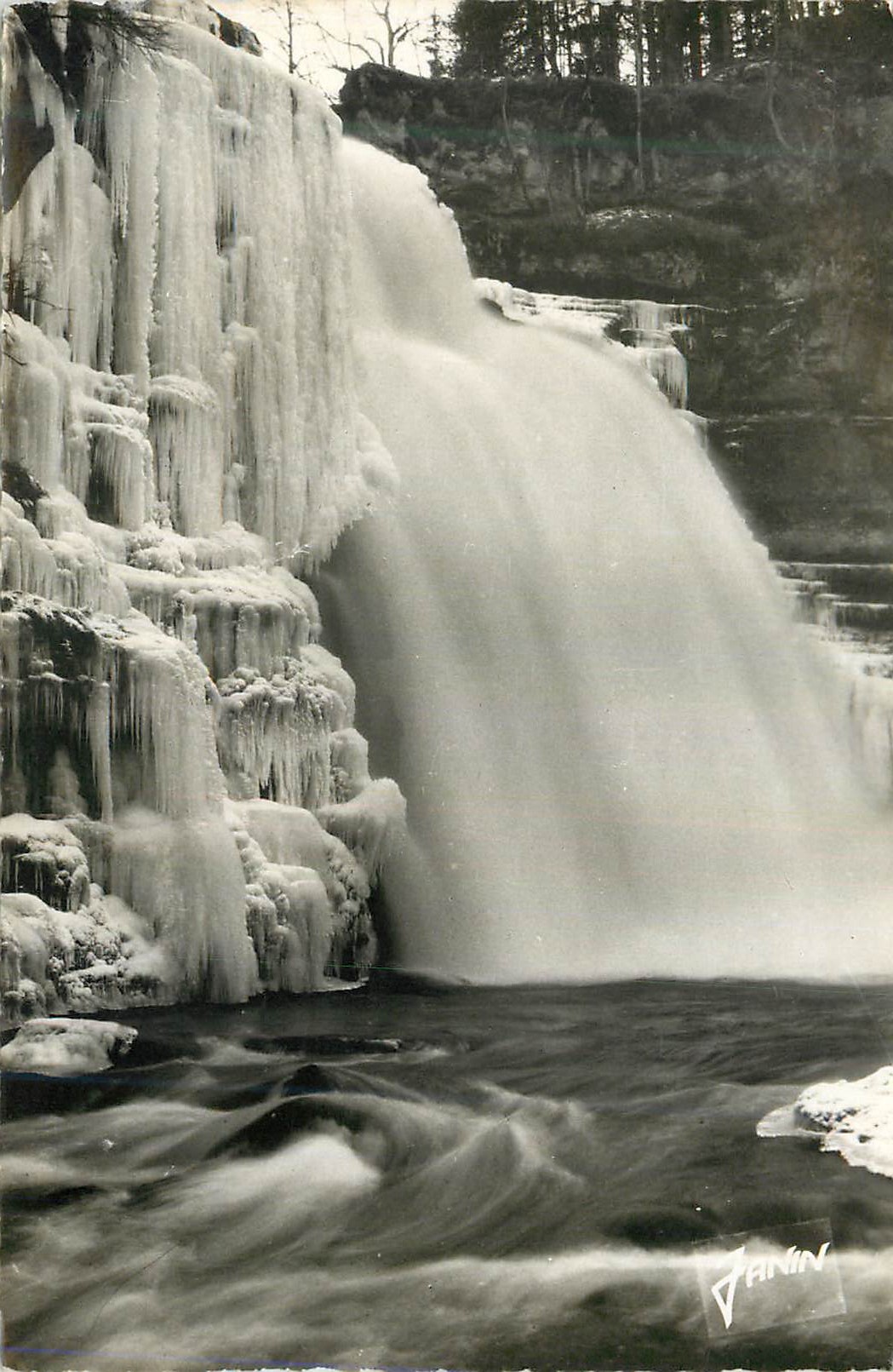 CPM Villers Le Lac Frontiere Franco Suisse Le Sauf du Doubs en hiver