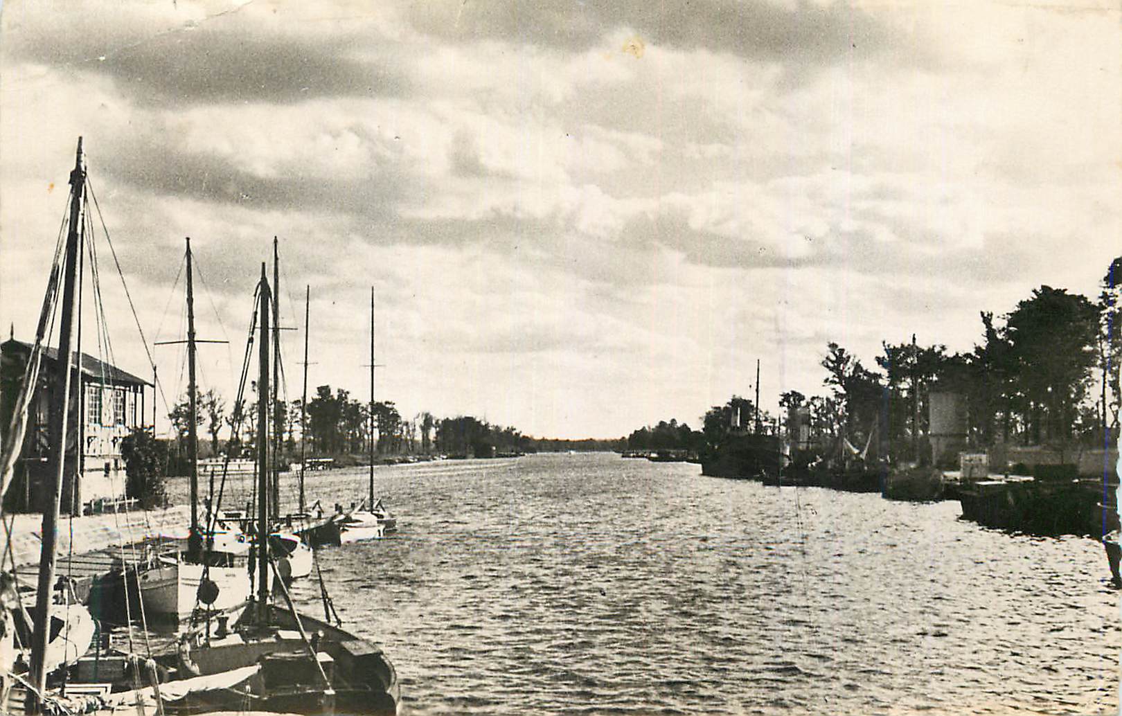 CPM Circuit des Plages de Debarquement Ouistreham Riva Bella (Calv) Sward Beach Canal de Caen a la Mer Bateaux
