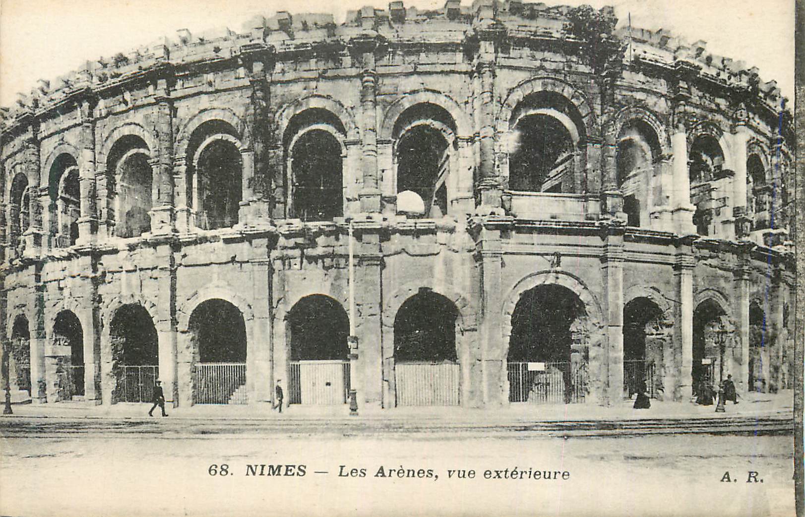 Nîmes — Les Arènes, vue extérieure — A.R. n°68