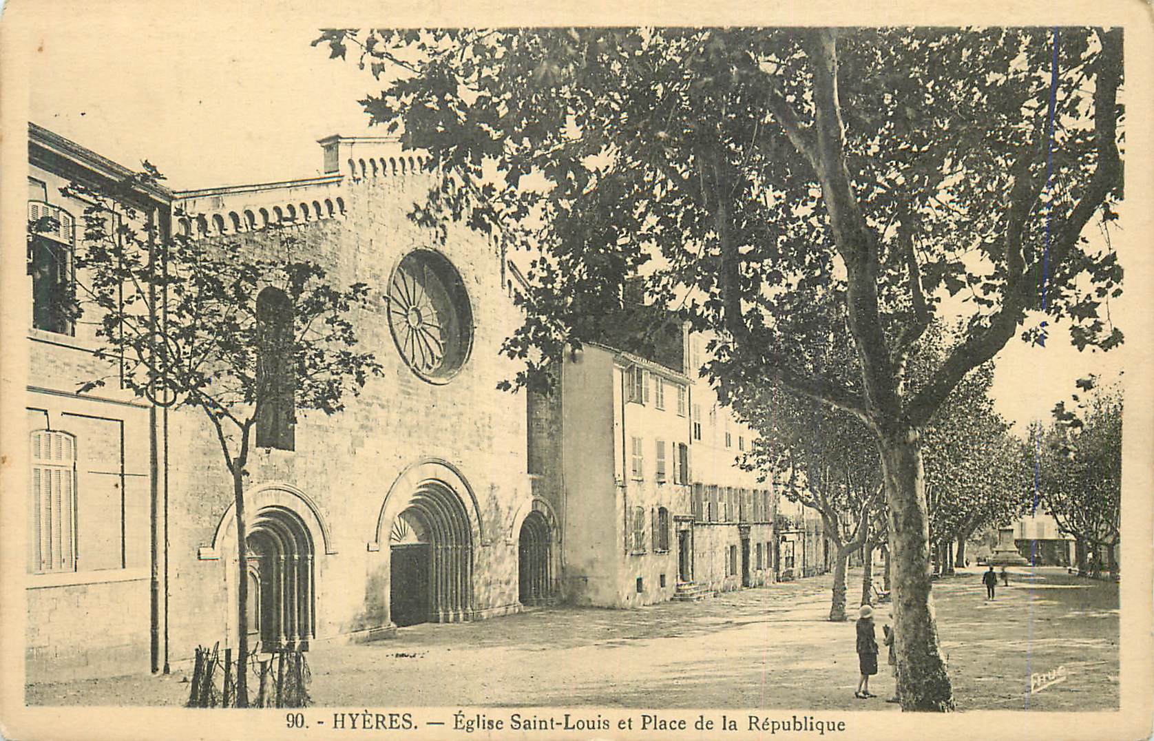 Hyères — Église Saint-Louis et Place de la République — éditeur Pirus, n° 90