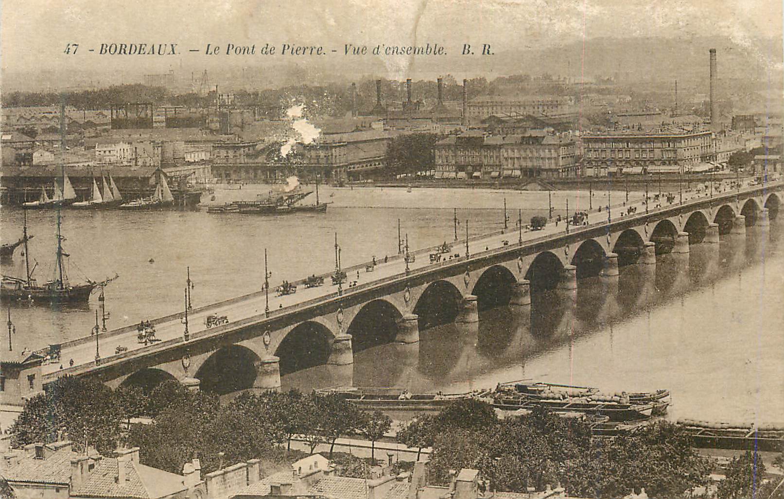 CPA Bordeaux Le Pont de Pierre Vue d'ensemble