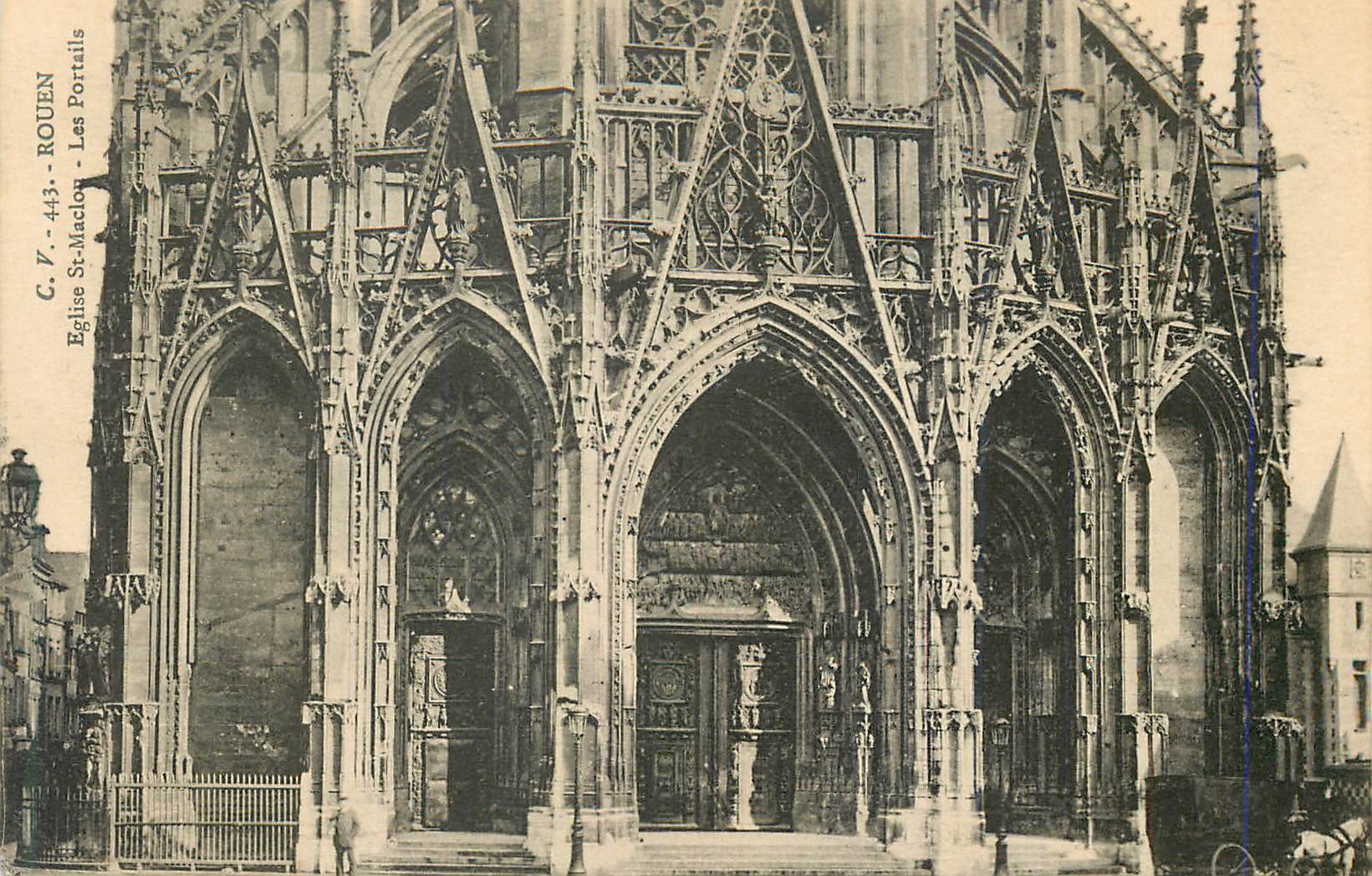 CPA Rouen Eglise St Maclou Les Portails