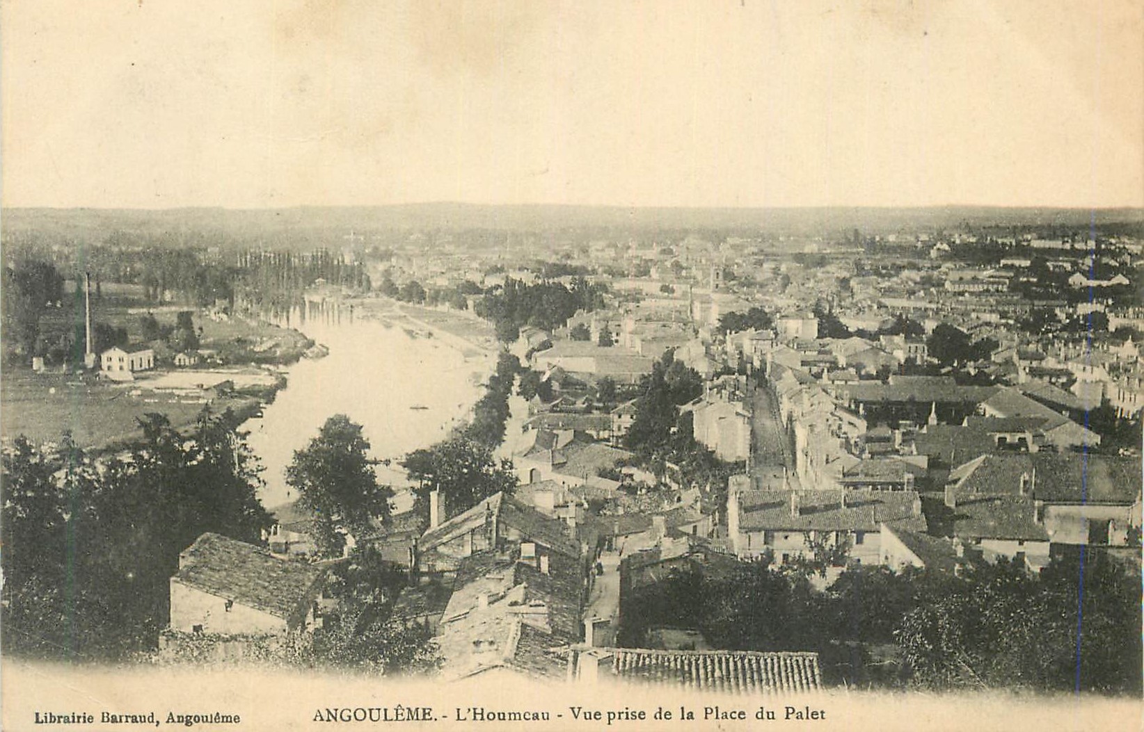 CPA Angouleme L'Houmeau Vue prise de la Place du Palet