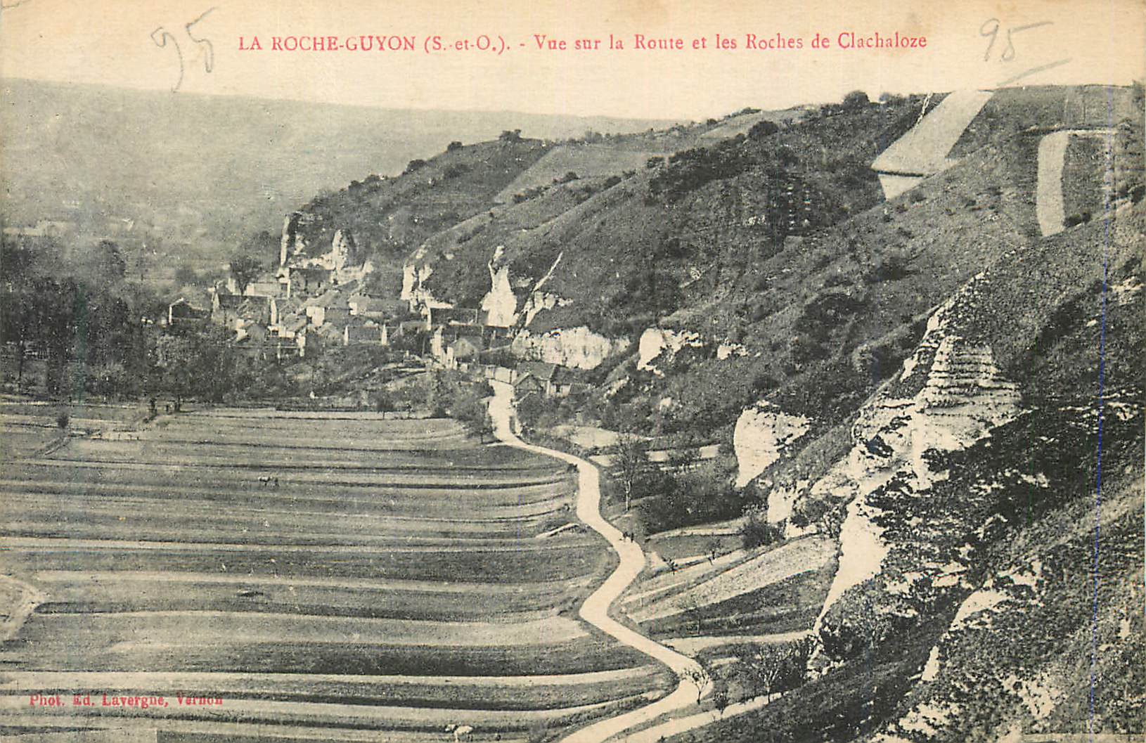 CPA La Roche Guyon (S et O) Vue sur la Ronte et les Roches de Clachaloze