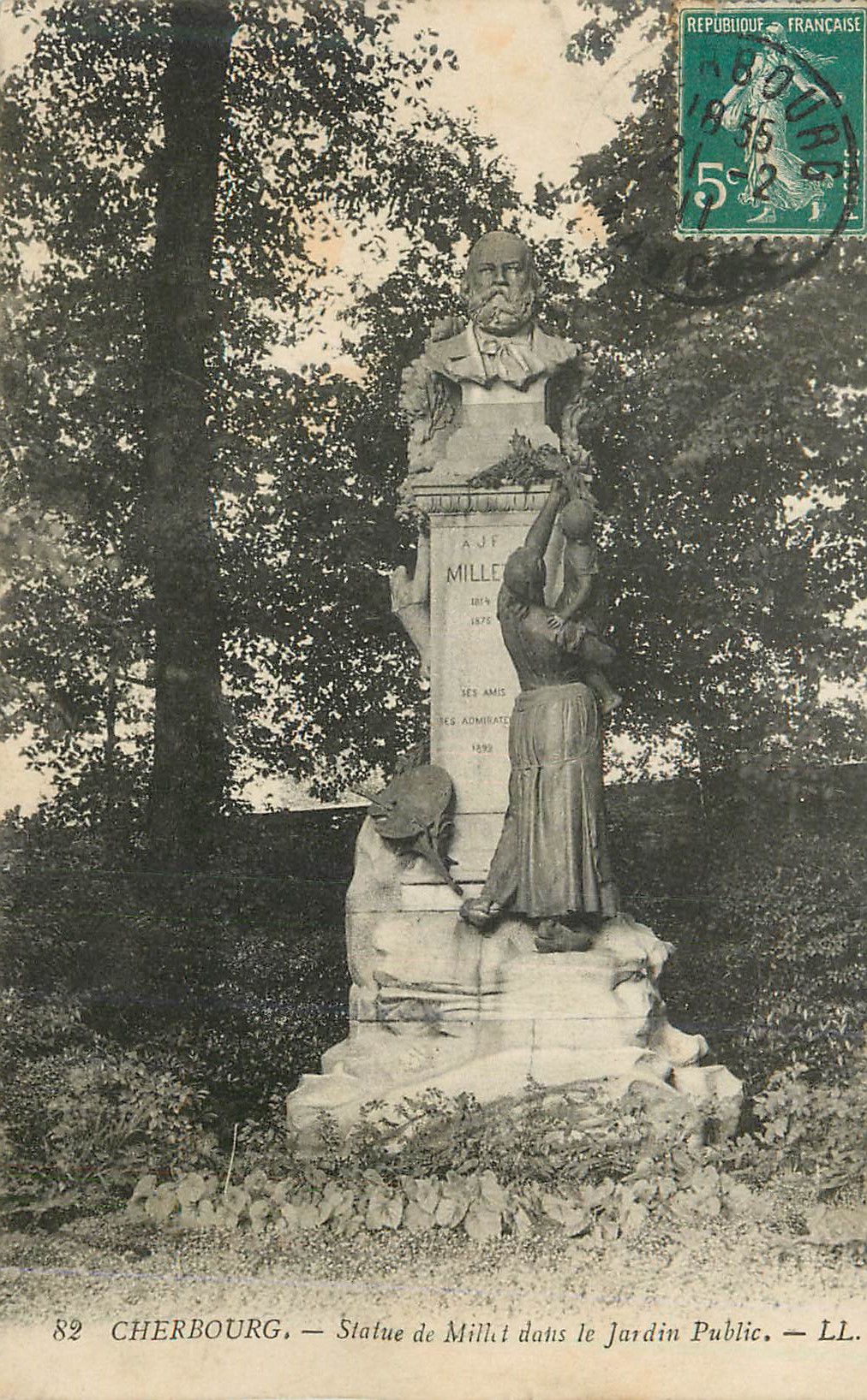 CPA Cherbourg Statue de Millet dans le Jardin Public