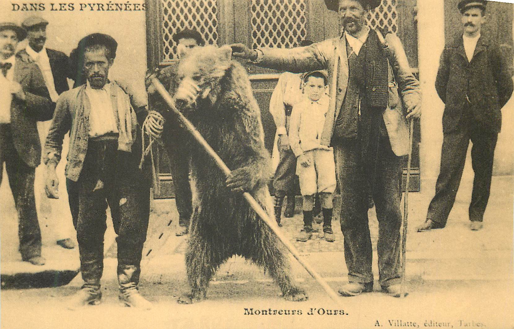 REPRO Dans les Pyrenees Montreurs d'Ours