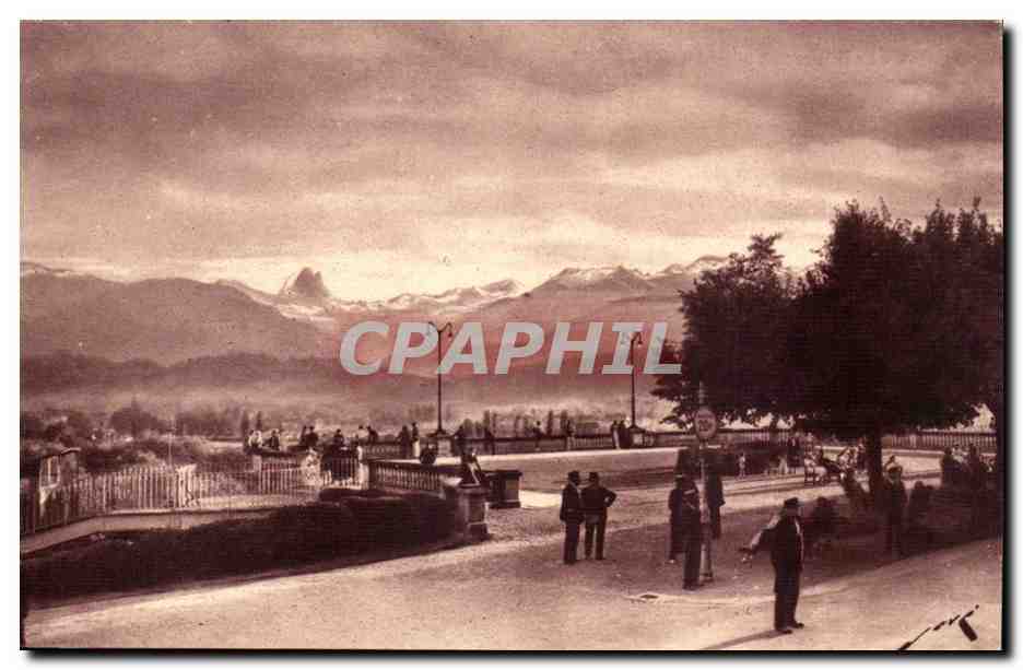 Pau — La Terrasse, la Chaîne des Pyrénées et le Pic du Midi d'Ossau — Éditions Jové, Pau (B.P.)