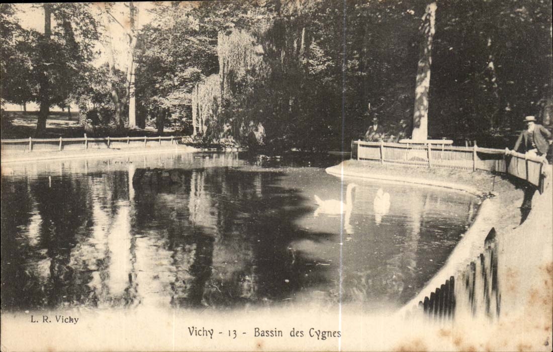 Vichy CPA Bassin des cygnes