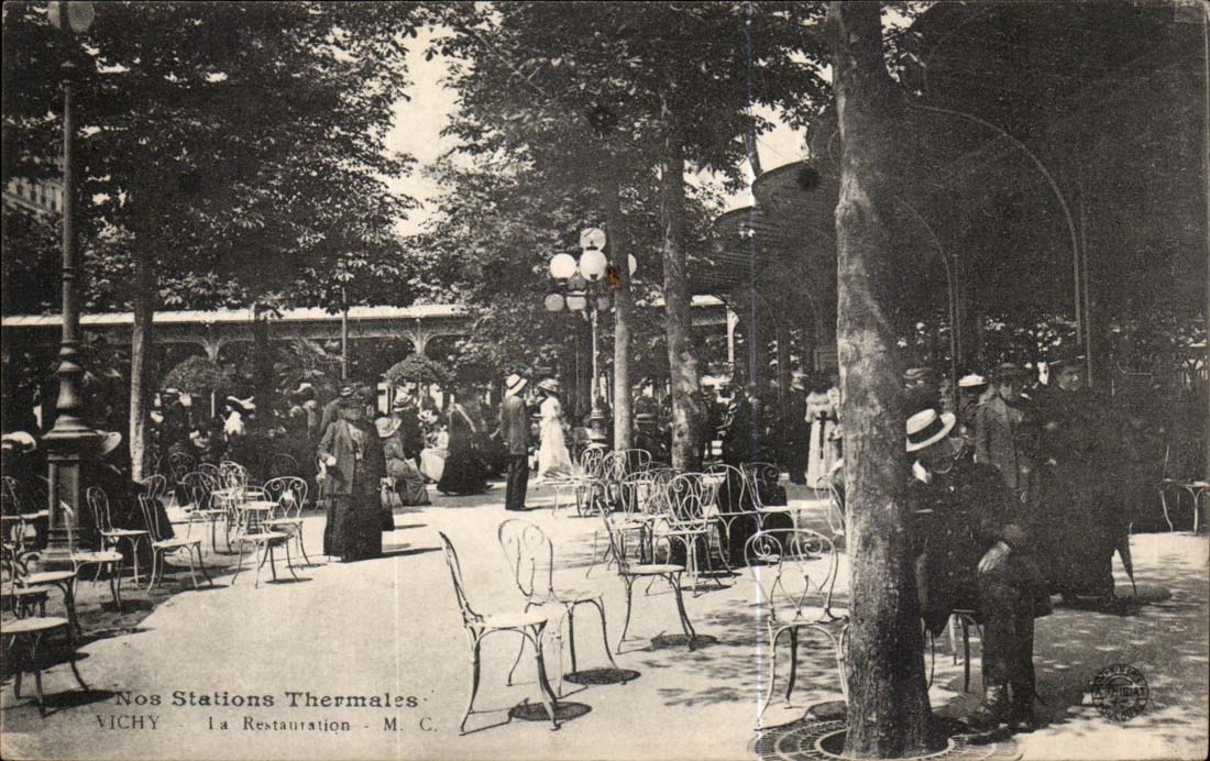 Vichy CPA La Restauration