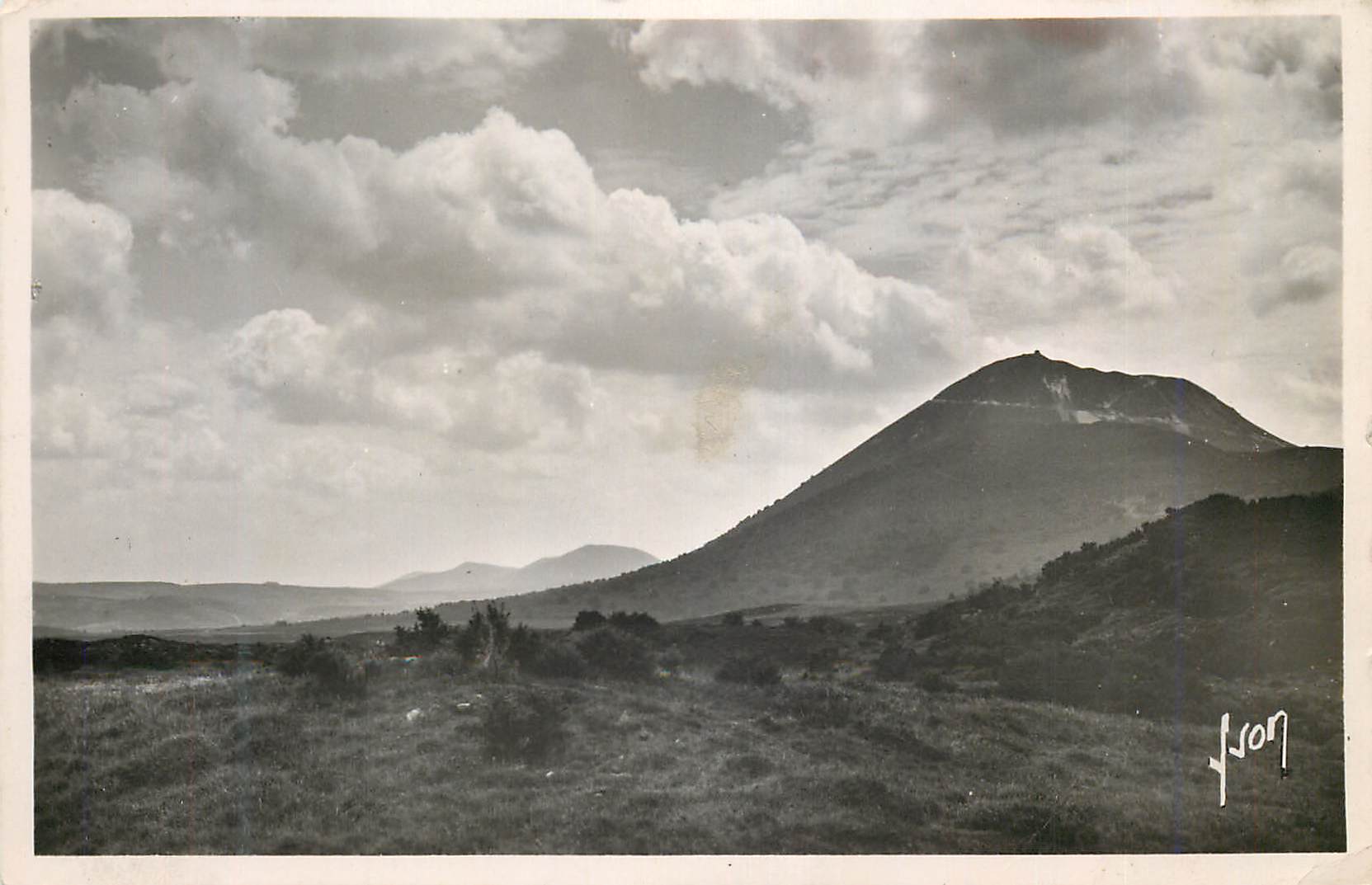 Montagne enneigée — vue panoramique — J. Fron