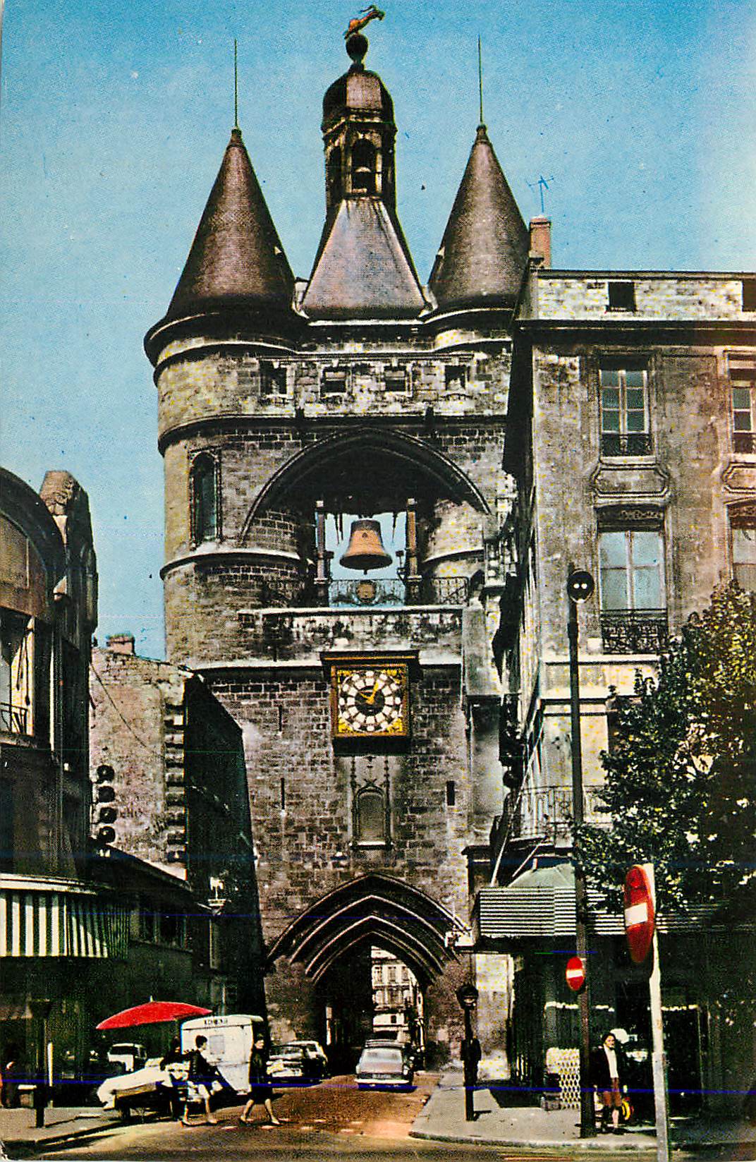 CPM Bordeaux La Grosse Cloche (XIVe XVe Siecles) Ancien Beffroi de la Ville