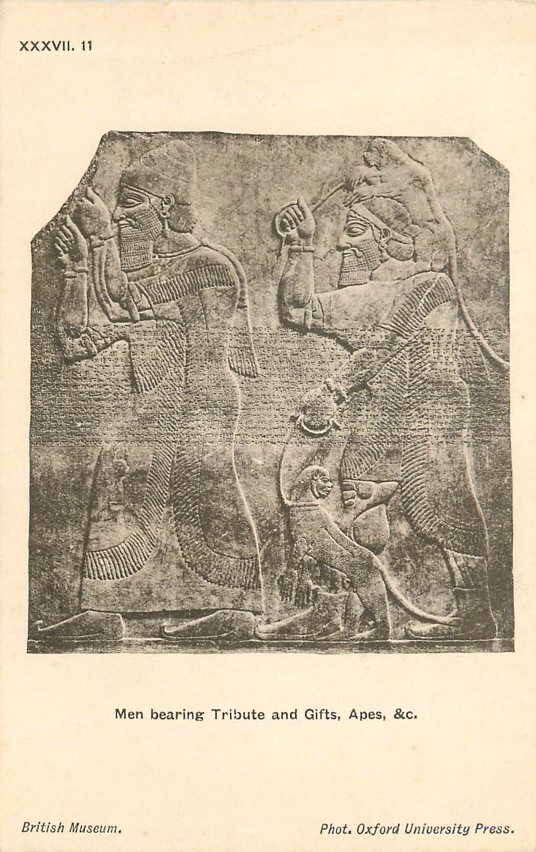 Hommes portant tribut et offrandes, singes, etc. — British Museum — Oxford University Press, n° XXXVII. 11