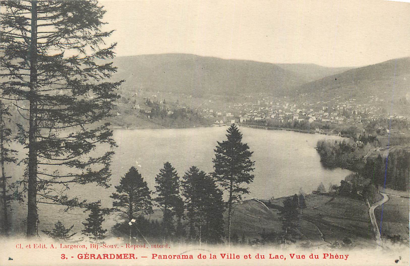 CPA Gerardmer Panorama de la Ville et du Lac Vue du Pheny