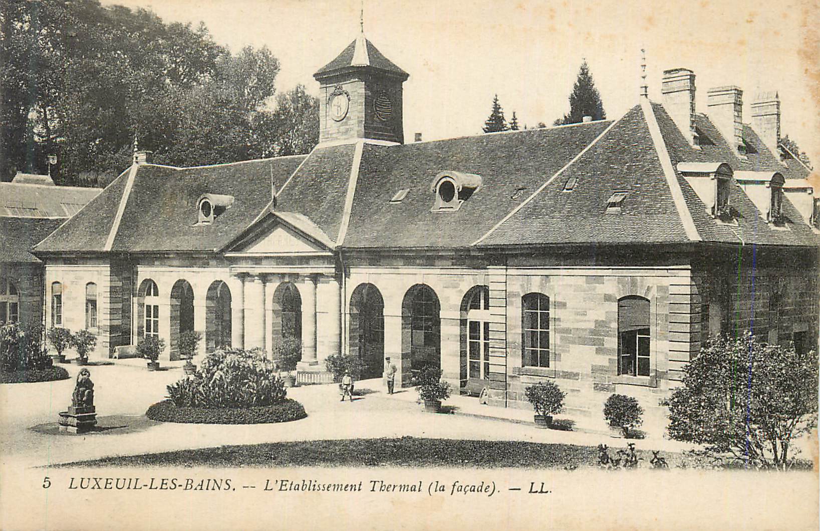 CPA Luxeuil les Bains L'Etablissement Thermal (La Facade)