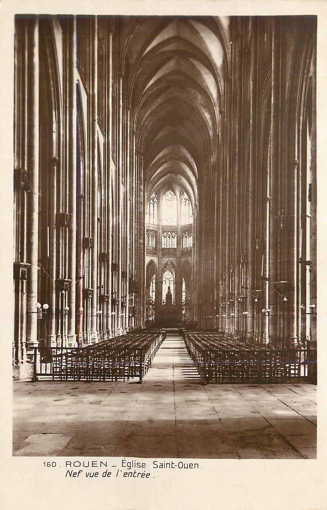 CPA Rouen Eglise Saint Ouen Nef vue de l'Entree
