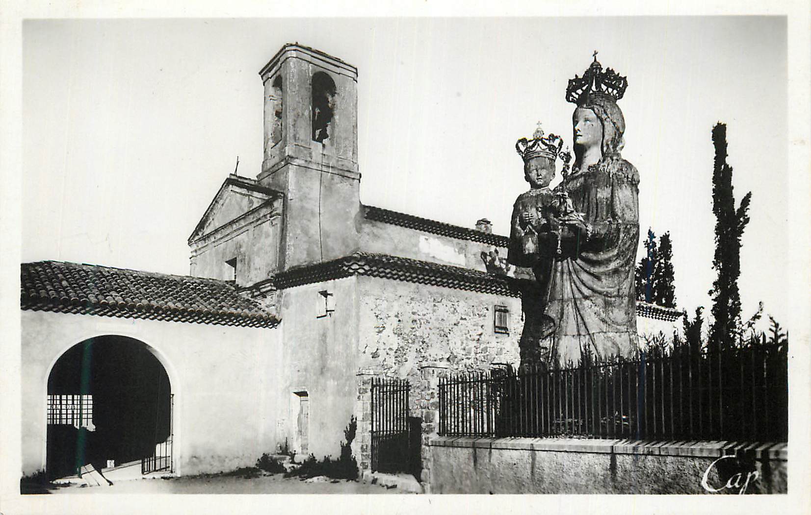 CPM La Chapelle Ste Hospice et la Vierge St Jean Cap Ferrat