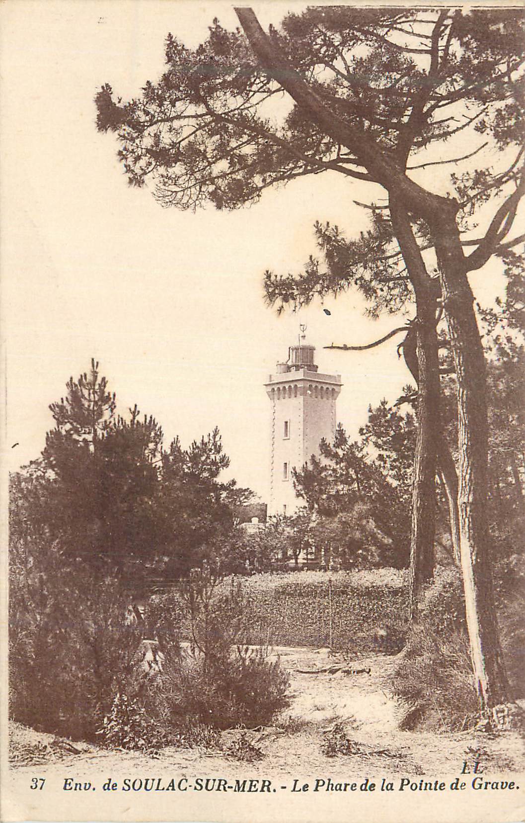 CPA Env de Soulac sur Mer Le Phare de la Pointe de Grave