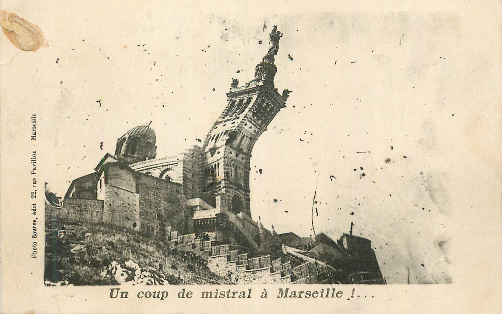 CPA Un Coup de Mistral a Marseille