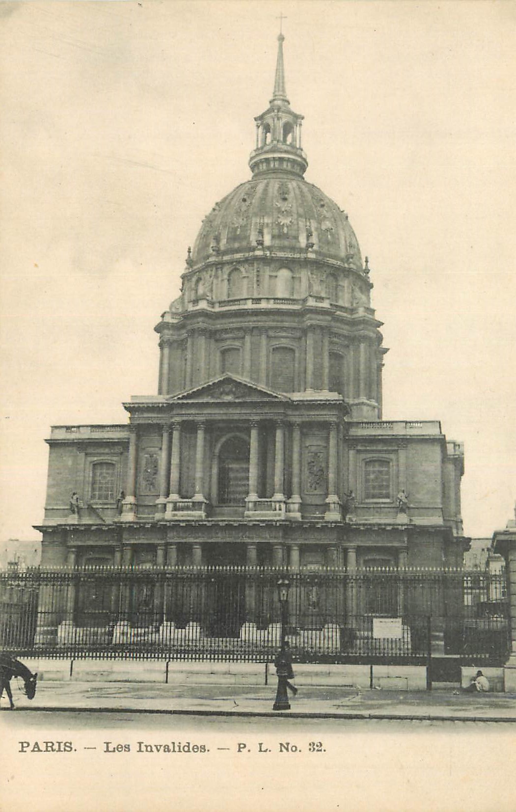 CPA Paris Les Invalides